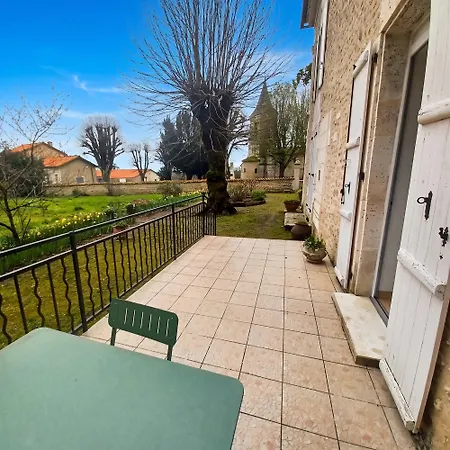 Maison Chaleureuse Boisne-la Tude 50 M², Jardin *