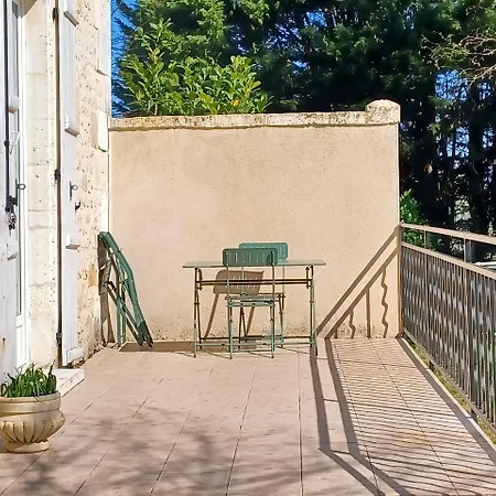 Maison Chaleureuse Boisne-la Tude 50 M², Jardin Vakantiehuis