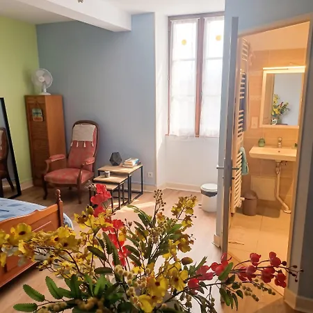Maison Chaleureuse Boisne-la Tude 50 M², Jardin *